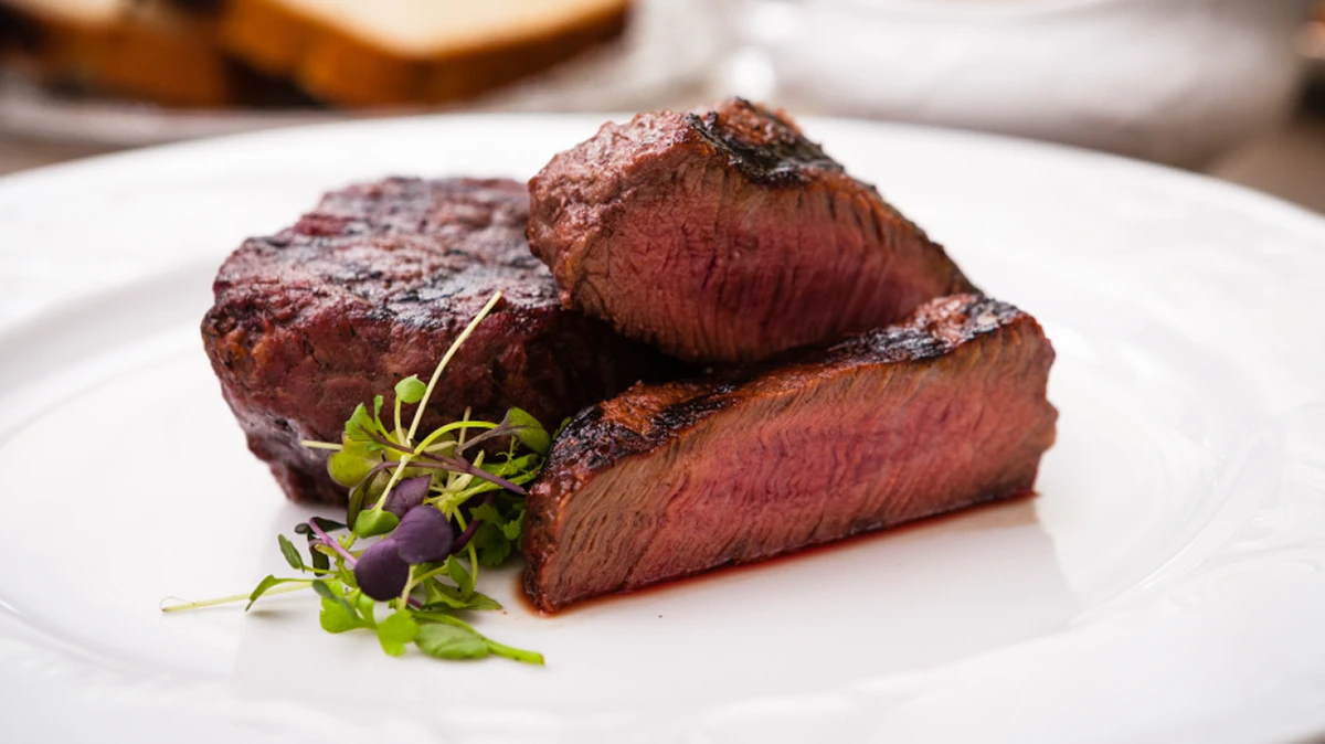 eating-at-the-chefs-table-steak_1200x674
