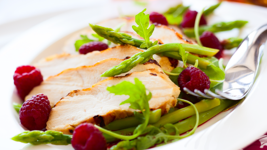 Enjoy_the_Holidays_without_food_regrets_HealthLibrary_2020-1200x424