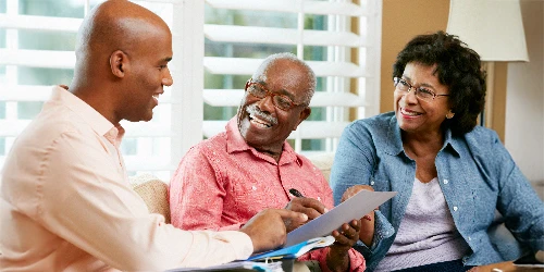 Advisor talking to a couple