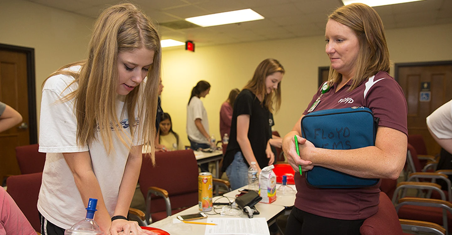Floyd County Students Learn Lifesaving Skills.