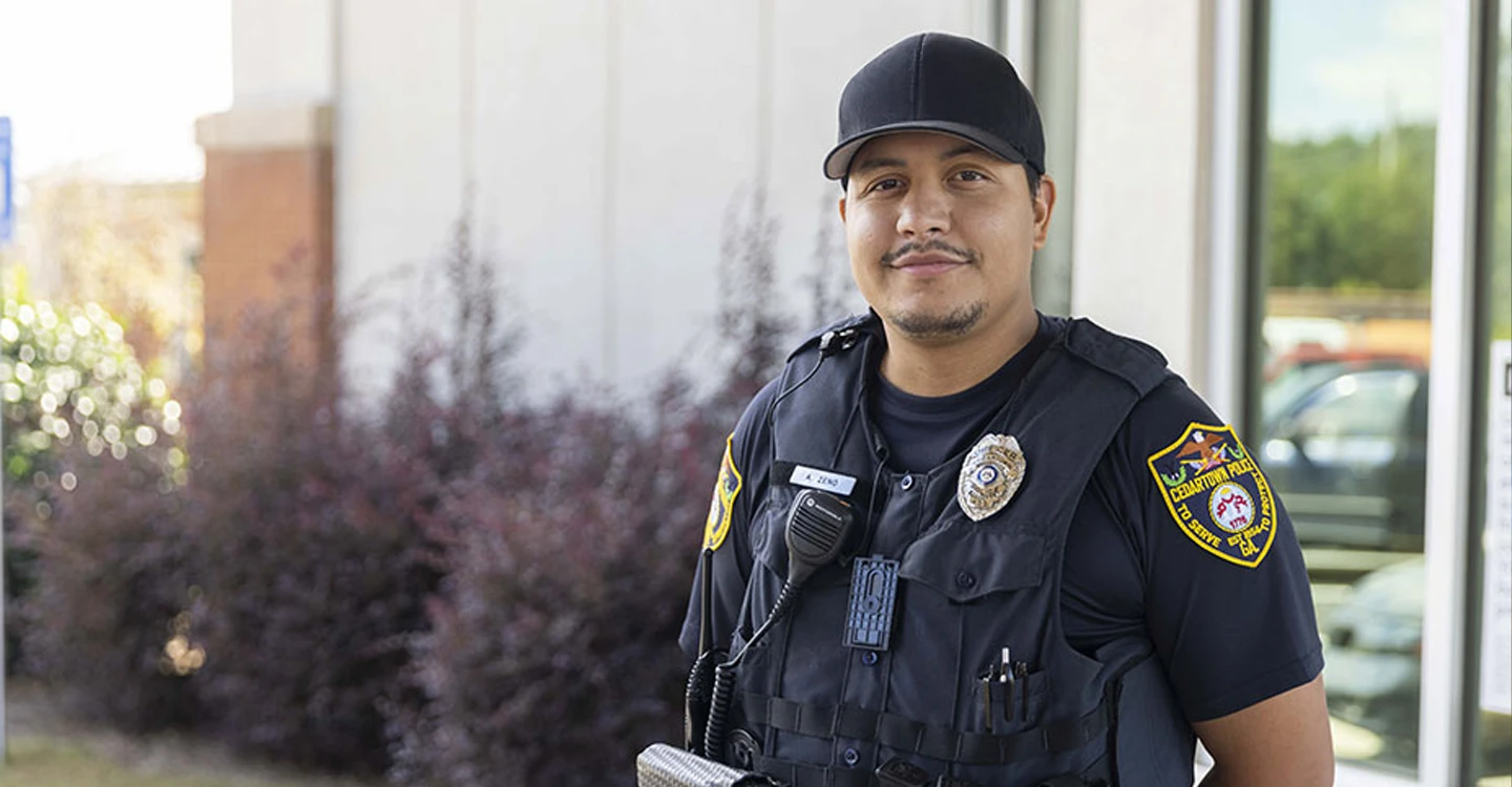Security Guard Bridges Communication Gap with Patient.