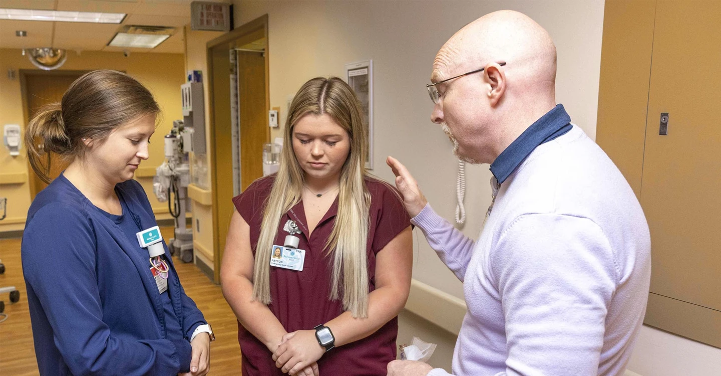 Atrium Health Floyd Chaplain Brings Comfort, Encouragement